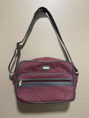 Sale! Vintage Samsonite Wine/Burgundy Men's Messenger Bag with Contrast Trim